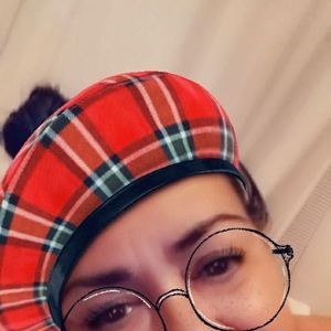 Meet your Posher, Felicita